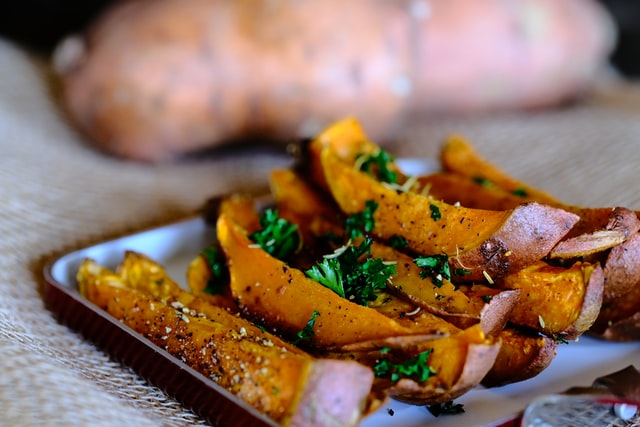 How to bake a sweet potato?